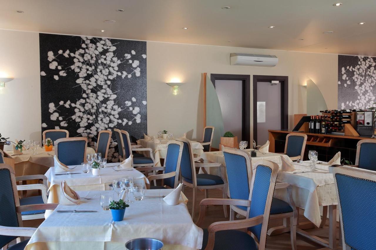 Hotel Logis Le Luth Mirecourt Exterior foto